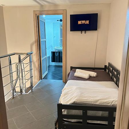 Fox Holiday Home In The Port Napoli Bagian luar foto