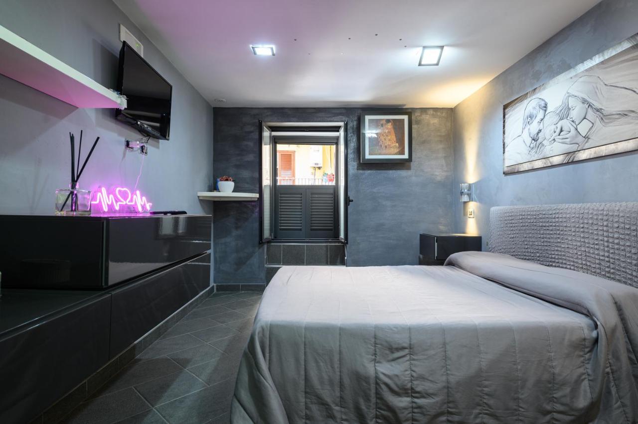 Fox Holiday Home In The Port Napoli Bagian luar foto