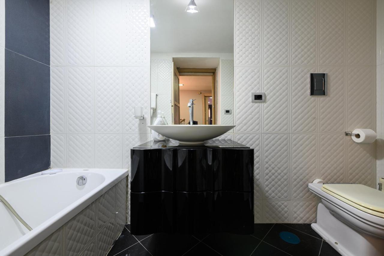 Fox Holiday Home In The Port Napoli Bagian luar foto