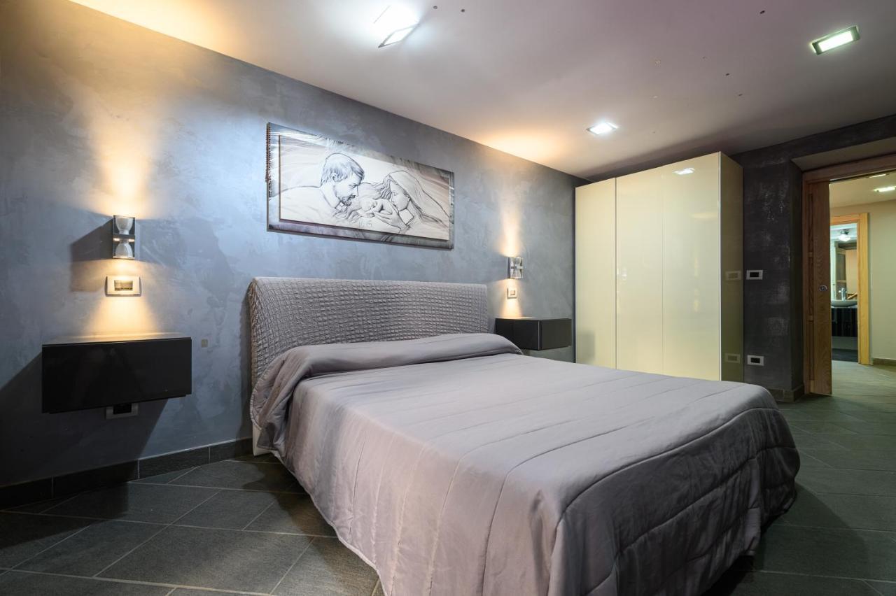 Fox Holiday Home In The Port Napoli Bagian luar foto